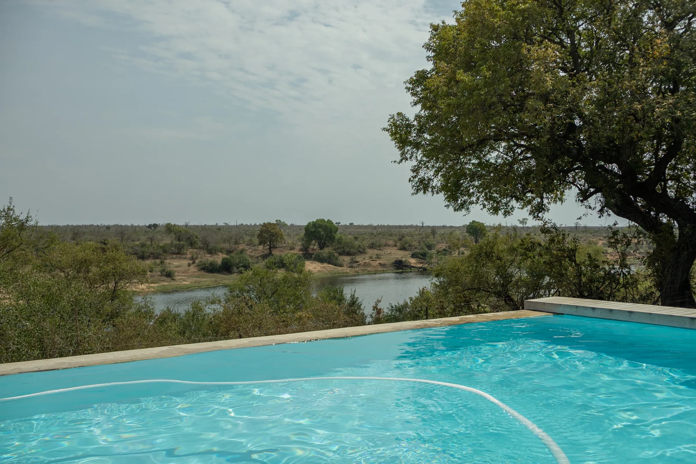 Family lodge near Crocodile River in Mjejane